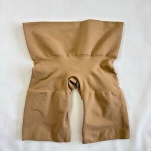 SKIMS Shapewear Bottoms Mid Thigh Small